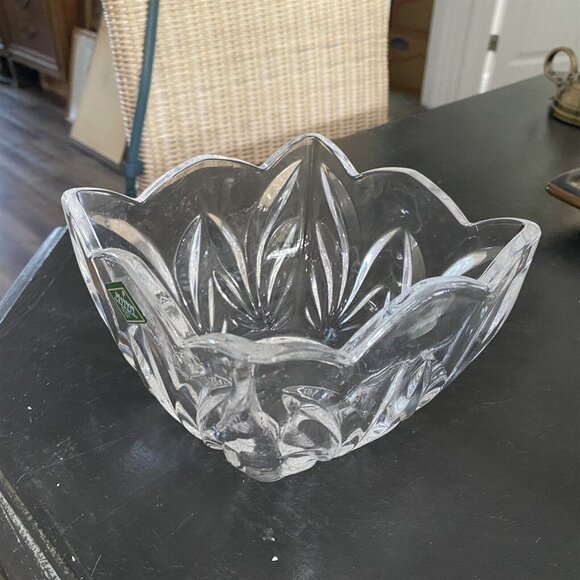 Shannon Crystal Dorset Square Bowl - Picture 5 of 7